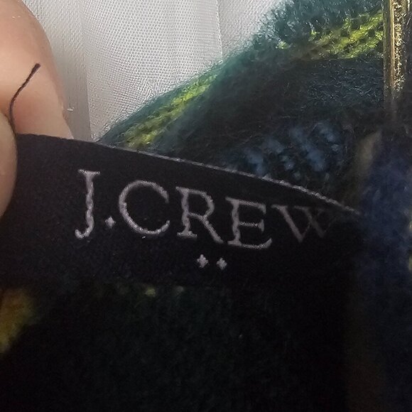 J. Crew Blue Green Plaid Shawl Scarf Fringe Wool OSFA - Picture 8 of 9